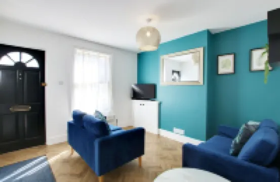 Delightful two bedroom cottage near town centre