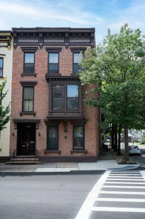 5th and Grand - Lovingly Restored Brownstone Troy NY Unit 1
