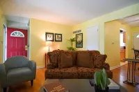 SWEET! near Downtown PWR & LIGHT Westport KUMC Hotel a Kansas City