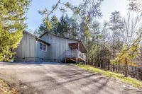 Check out Mossy Fern!! A Cozy Cabin in the Woods in Townsend, TN.