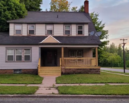 Sunny and bright Hotels in Negaunee