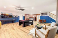 15 Minutes to Downtown Asheville! Movie Theater, Game Rm, HotTub, Sauna, Firepit