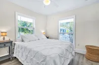 Bungalow #4 - 2 Bed/1 Bath & Pool in Islamorada