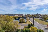 Fully-Stocked Home with Cowboy Pool & Luxury Beds
