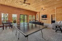 Amazing LAKE FRONT Log Cabin