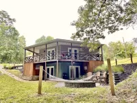 Unique Hexagon Cottage Atop Marina · Boat Parking · 3 En Suite Baths · Pets Okay - WiFi