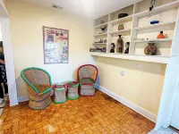 Central Location  Beach Access BBQ  Patio Cottage Hotels in Long Beach