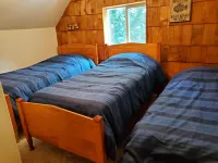 Quiet, Pet-Friendly Home with a View of the Yaquina Bay Minutes to the Coast!