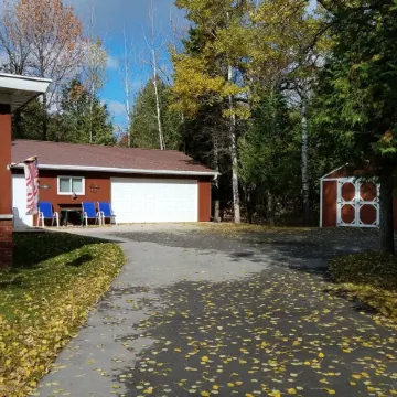 Perfect Getaway for All Occasions.  1200sq ft. Sleeps 8. Country Atmosphere