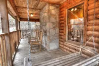 Family Tyme #78 - Charming & Clean Log Cabin!