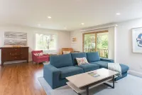 Modern And Spacious Berkshires Retreat 5 bdrm 3 bath