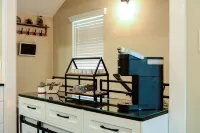 An urban Oasis, both inside and out, in the heart of Tulsa! 털사 호텔