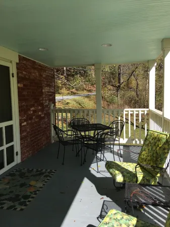 The Tannery!  Private Dipping Pool In The Warm Springs Stream!  Pet Friendly!