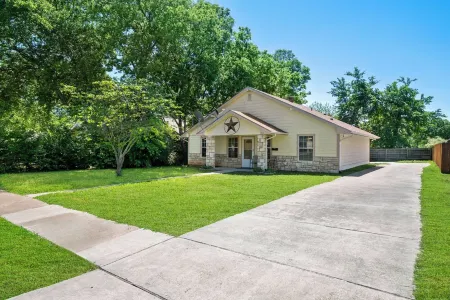 Convenient Entire Home Sherman TX close to Austin college