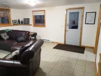 Entire Suite-Short drive to Lambeau, Zoo, Downtown Hotels in Suamico