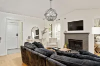 Clean Cozy 2 Bedroom Condo Nestled Near All Things Birmingham 280 Area