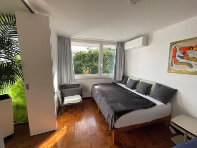 Junker Holiday Apartment Rheinidylle -optional with air conditioning- Hotel dekat Rolandsbogen in Rolandswerth