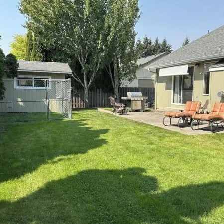 12 Mins UO, Autzen, 10Min Airport, Hot Tub, Fire Pit!