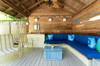 June-Sept. Weekly Discount!!! - Bottoms up Bungalow 2 Bed/2 Bath Private Pool