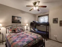 Luxury 5BR Escape-Private HotTub,  Pool&Splash Pad&Play Ground