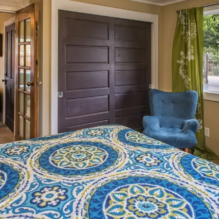 We have A/C! Relax in the hot tub! modern design, family and pet friendly!