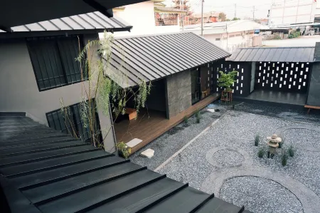 Ojisan House Отели в г. Чонбури