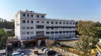 Hotel Vasdaa Grand Hotels near SDRF Parade Ground , Jollygrant