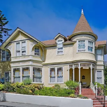 Gosby House Inn, A Four Sisters Inn Отели рядом с достопримечательностью «Парк Лаверс-Пойнт»