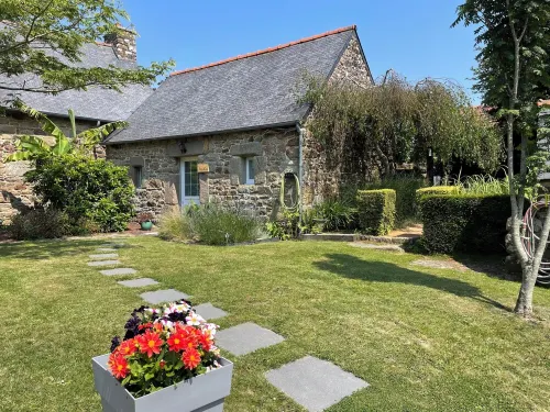 Le Petit Gite de St Nicolas- 5min from the beach -SPA-