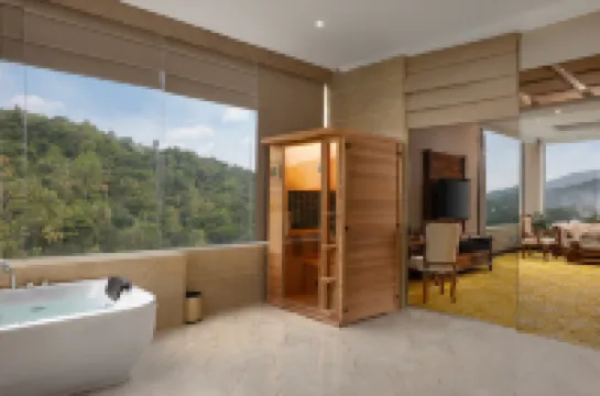 The Golden Crown Hotel Hotels in Ampitiya