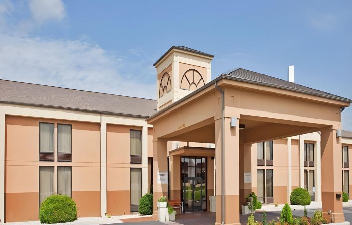 Holiday Inn Express MARSHFIELD (SPRINGFIELD AREA) by IHG