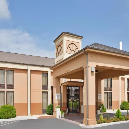Holiday Inn Express MARSHFIELD (SPRINGFIELD AREA) by IHG