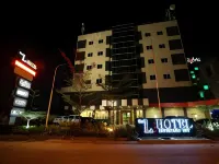 The L Hotel Entertainment Hoteller i Lubuk Baja Kota