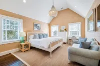 6 Bedroom Bridgehampton Estate, Private Tennis, Minutes from Ocean Beaches