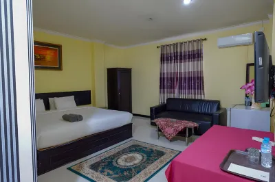 RedDoorz Near Citraland Waterpark Kendari Hotel a Kambu