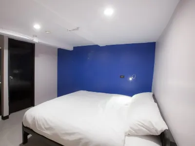 素坤逸路 10 號布洛克斯青年旅舍 韓國文化院附近的飯店