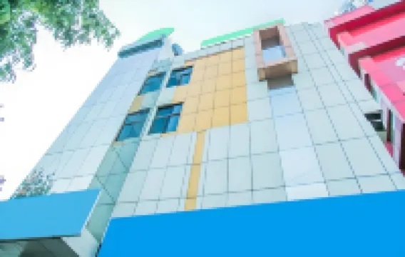 WesternSuites Hotel / Spa