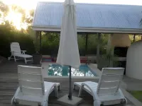 Oasis Shanti Backpackers - สระว่ายน้ำส่วนตัว