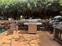 Summer Deals! Partial Ocean View Condo with Pool - Just Steps from the Beach. Hotel dekat Maui Hot Yoga