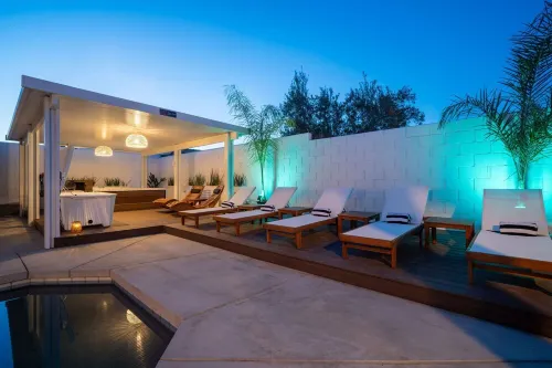 5Bd Desert Oasis Sleeps 13. Cold Plunge, Heated Pool, Jacuzzi, Games, +Amenites