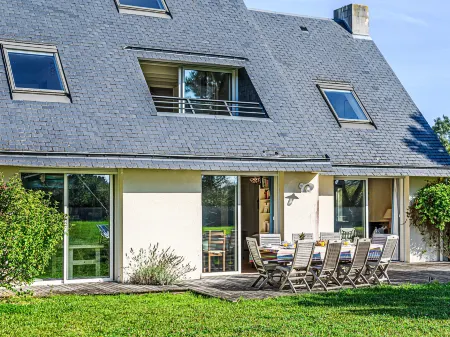 Le Prado Отели рядом с достопримечательностью «Chapelle Saint Philibert»