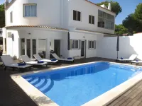 Luxury Villa with Private pool walking distance to beach and Marina!