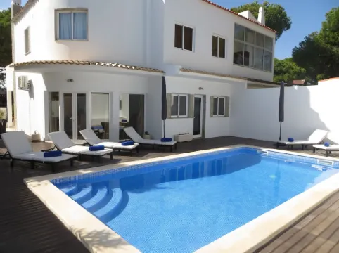 Luxury Villa with Private pool walking distance to beach and Marina!