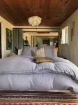 Cool vibes w/ 150' private beach, big views, trees, like northern Cali retreat