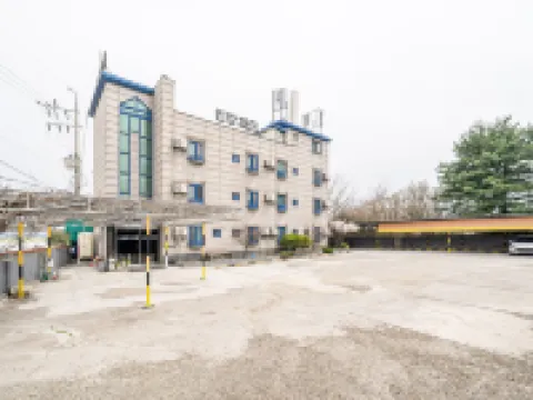 連川仁崗 鄰近漢灘江觀光地的酒店