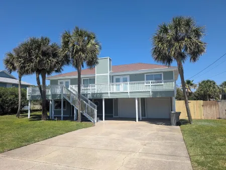 Paradise Shores 5/4 bedroom 3/2 bth sleeps up to 19! Private pool Отели рядом с достопримечательностью «Pensacola Beach Gulf Side Artificial Reef»