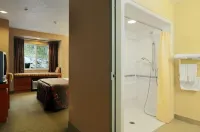Parry Sound Inn & Suites Hotels in Parry Sound