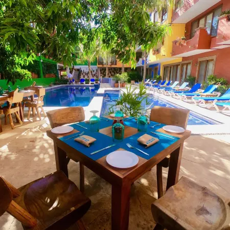 Casa Lotería -Pueblito Sayulita- Colorful, Family and Relax Experience with Private Parking and Pool