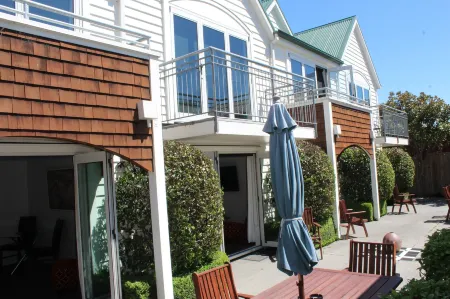 格蘭奇精品汽車旅館