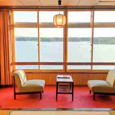 夕日と湖の宿 あおきや Rooms